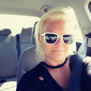 Meet your Posher, Christine